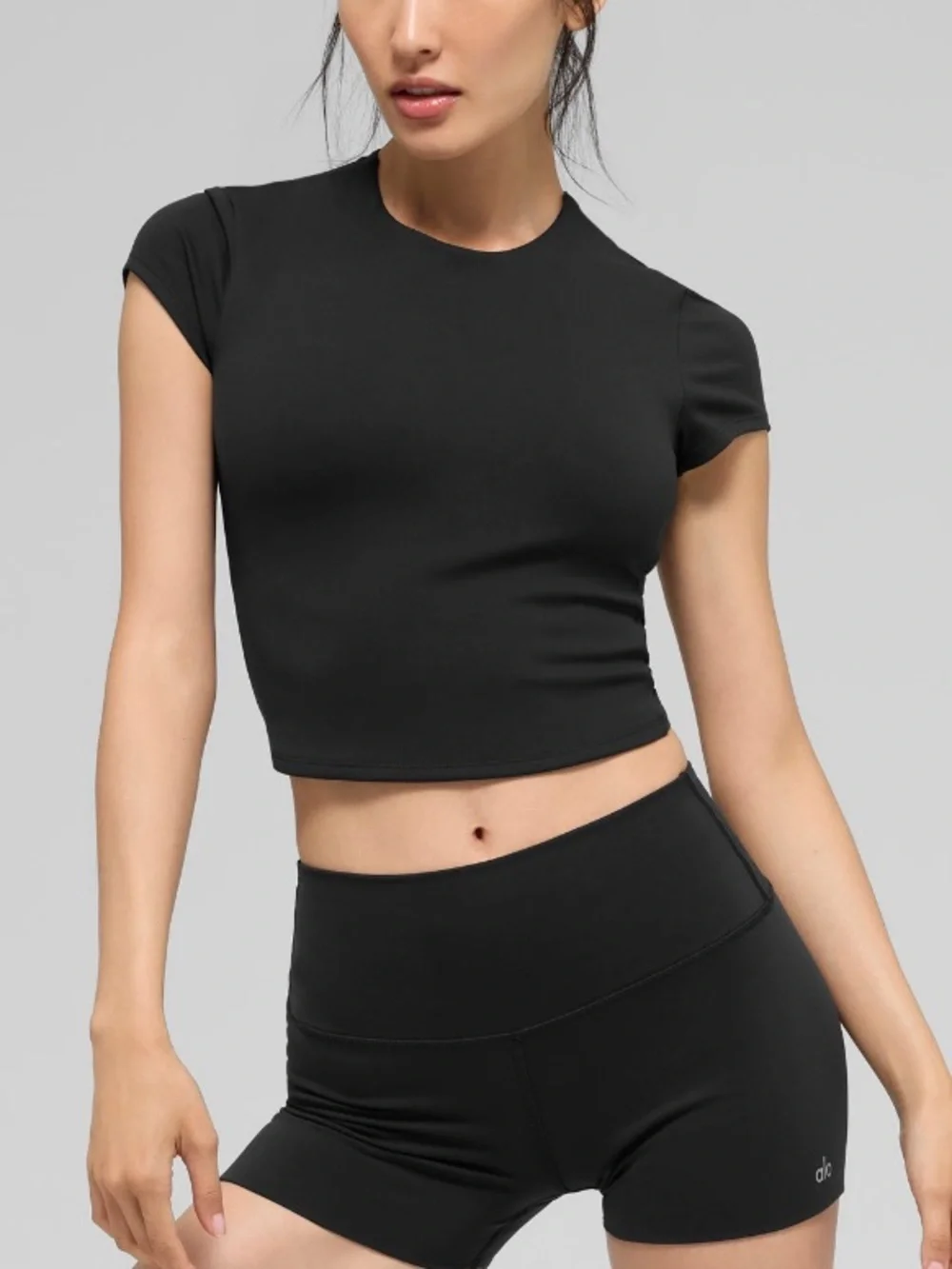 Alo Yoga Softsculpt Precision Short Sleeve in Black